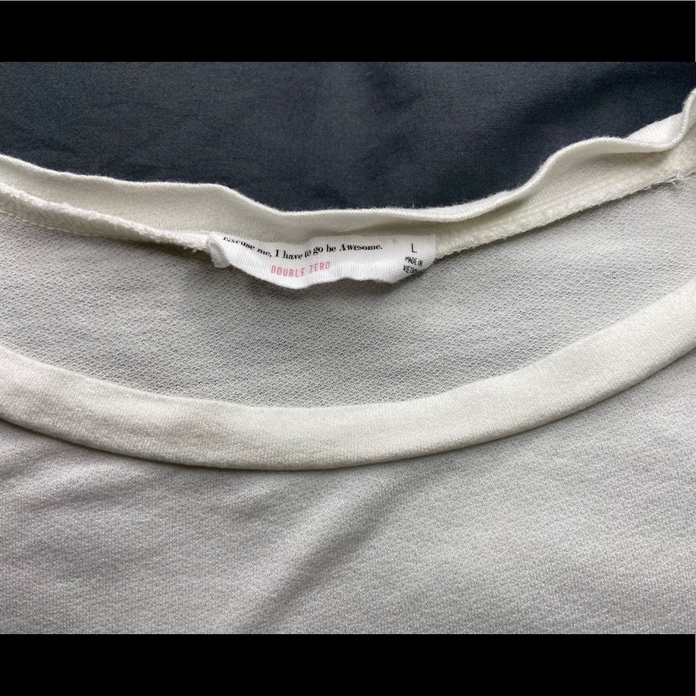 Short sleeve t-shirt. Very comfortable and light.
